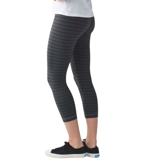Lululemon Wunder Under Crop Legging Textured Stripe Slate Deep Coal Size 4 - Picture 2 of 8